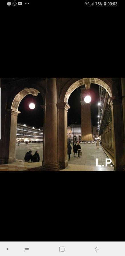 Large Top 3 Rooms Flat Central Rialto ヴェネツィア エクステリア 写真